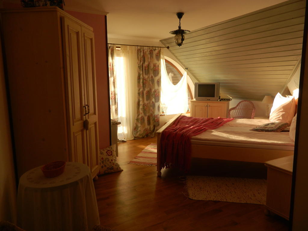 Pensiunea Romantic Sadu Zimmer foto